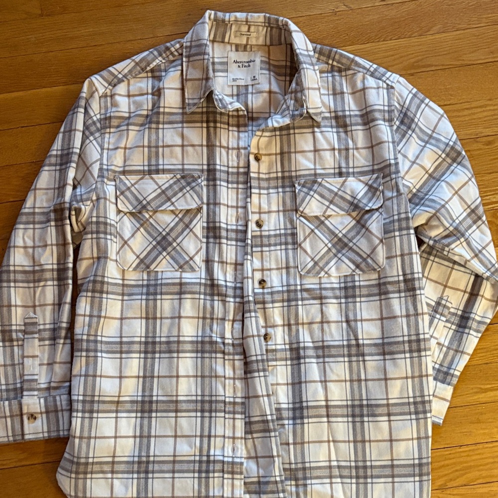 Abercrombie & Fitch Women's Plaid Button-Down Shirt in Cream and Gray